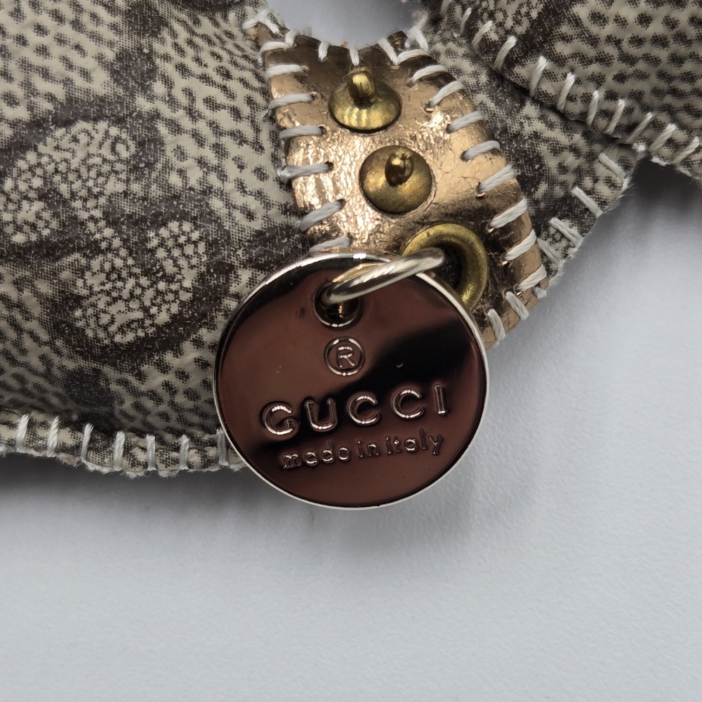 #126 Gucci Chihuahua Keychain in Beige and Gold Leather - Picture 3 of 7